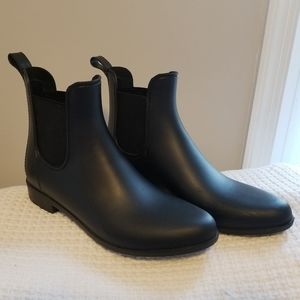 Chic Ankle Rain Boots